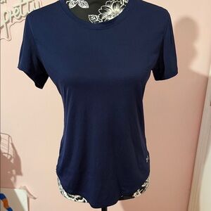 Under Armour Women's Dark Blue Short Sleeve Tee LIKE NEW